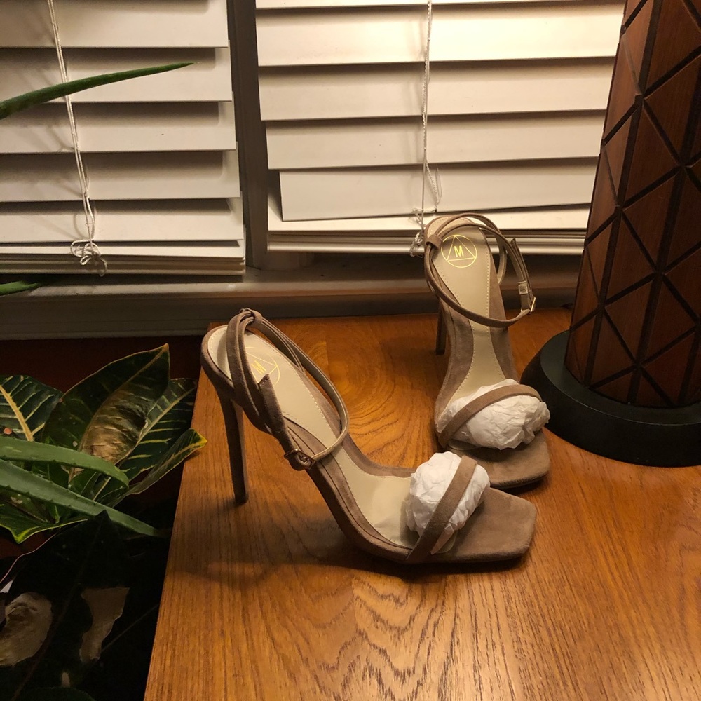 NWT Missguided Taupe Barely There Heels